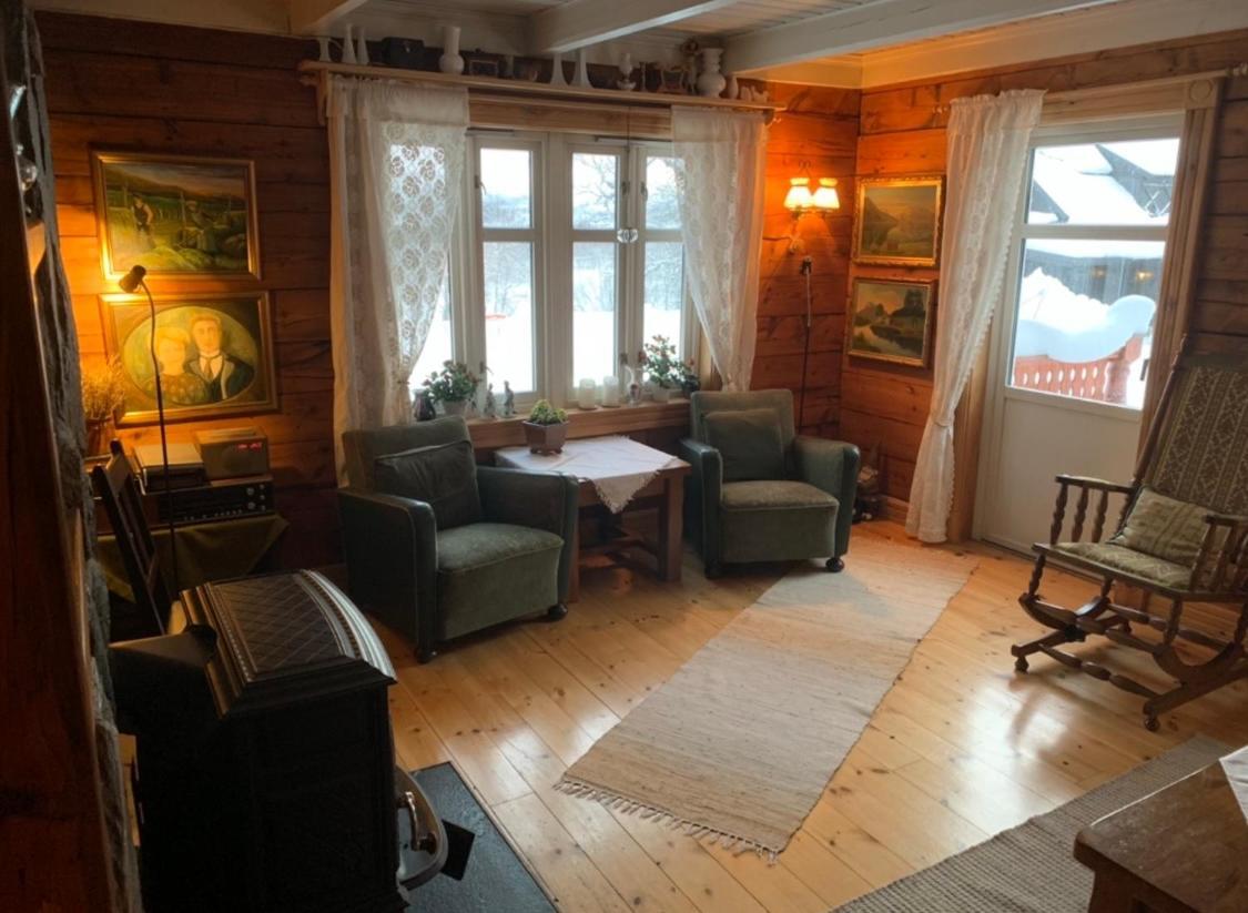 100 Years Old Norwegian Log House In Tromso Βίλα Εξωτερικό φωτογραφία